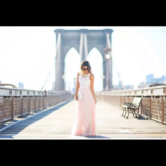 Beautiful Lace Top Gown - Picture 3 of 8